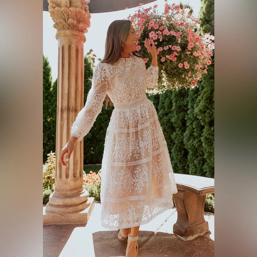 Ivy City Co Cream Lace Midi Dress - Picture 2 of 15